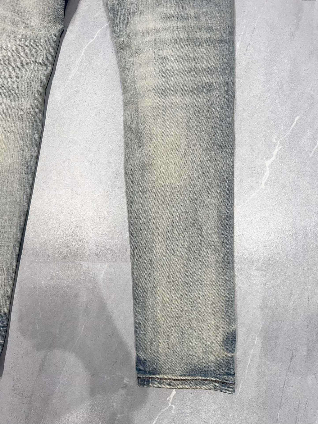 AMIRI MX1 RIPPED SKINNY JEANS