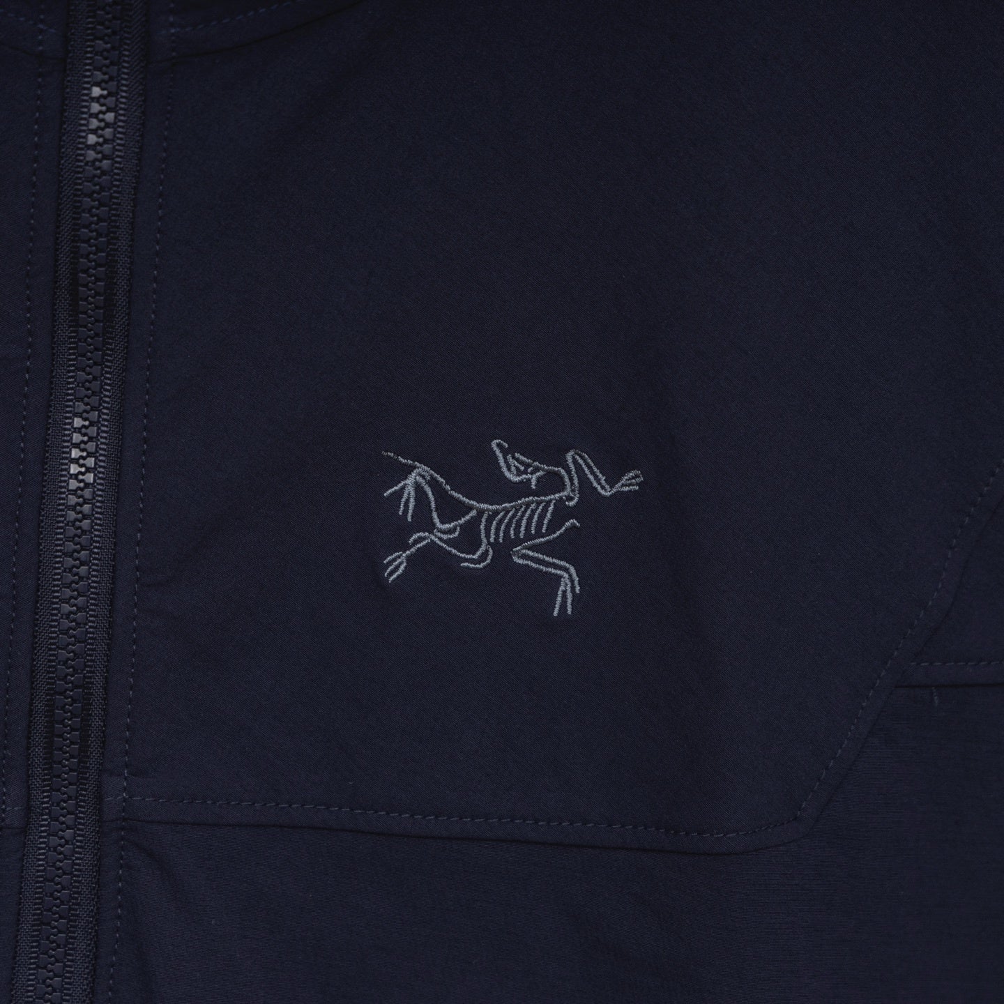 ARC'TERYX LOGO-EMBROIDERED HOODED JACKET